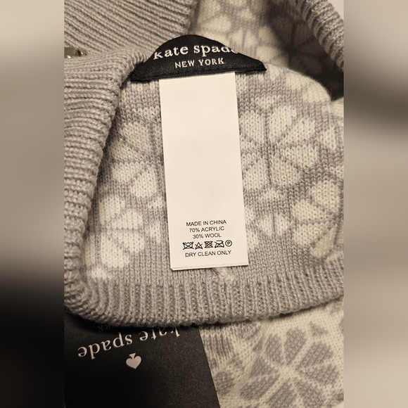 Kate Spade-Flower Cuff Beanie - Picture 2 of 2
